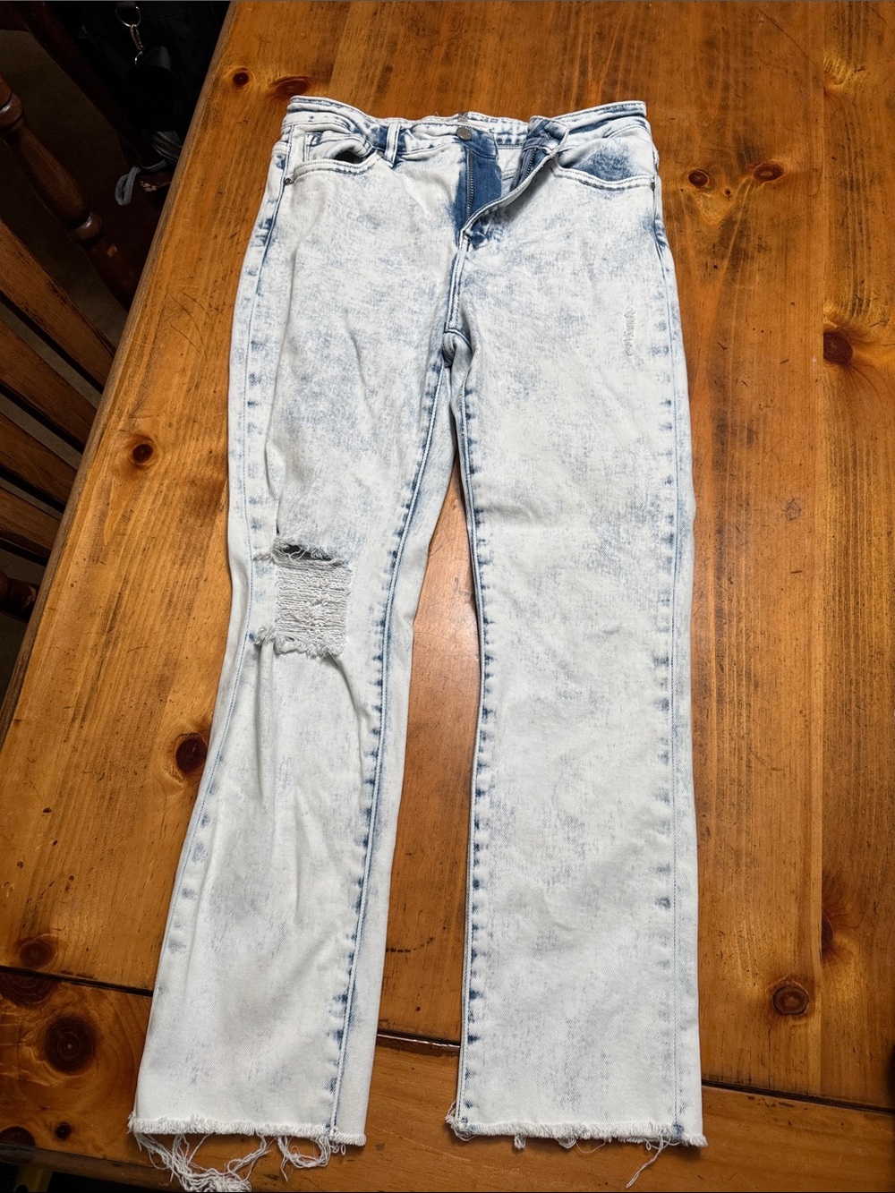 Light Wash Straight Leg Women's Jeans - Acid Wash Blue